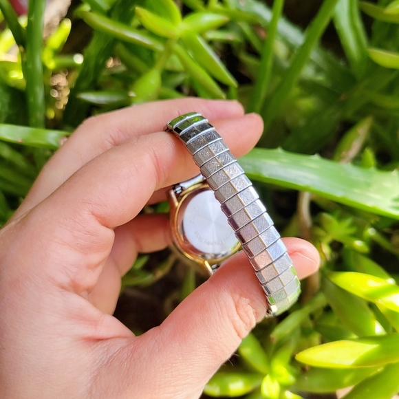 Vintage 17 Jewels Silver & Gold Stretch Watch - Picture 5 of 6